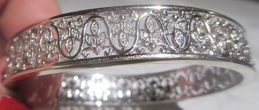 xxM1252M Diamond Bangle Bracelet 14k white gold Filigree Takst-Valuation N. Kr 37 000